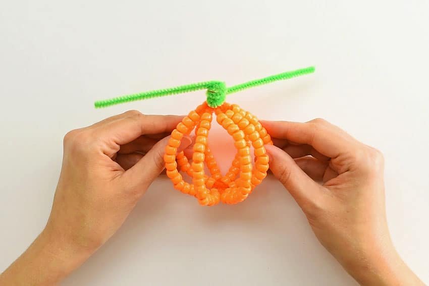 How to Make Beaded Pipe Cleaner Pumpkins