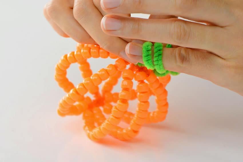 How to Make Beaded Pipe Cleaner Pumpkins