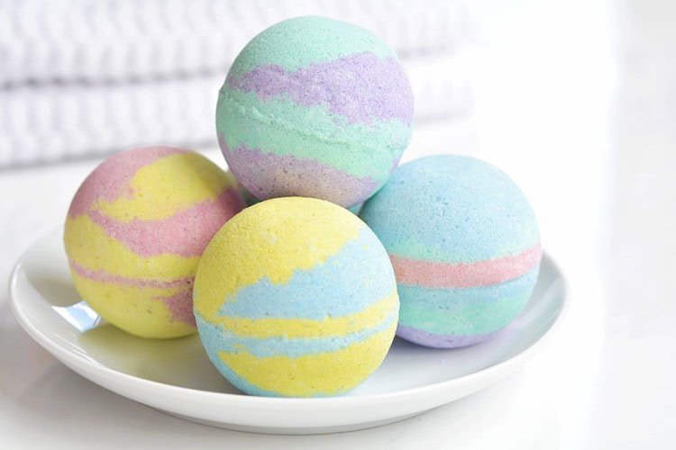 DIY bath bombs