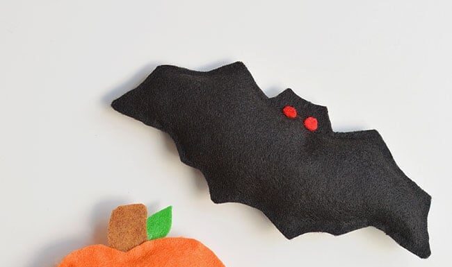 DIY No-Sew Halloween Plushies: Easy Craft Tutorial No-Sew Halloween Plushies