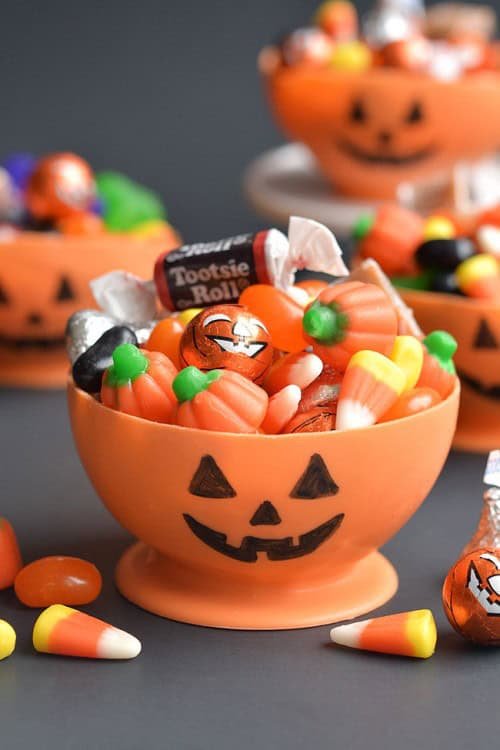 Pumpkin Crafts - Edible Jack-o-Lantern Bowls