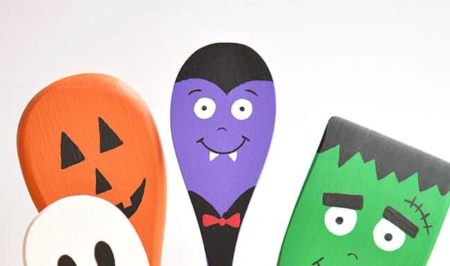 DIY Halloween Wooden Spoons: Fun and Spooky Kitchen Craft Wooden spoons painted for Halloween