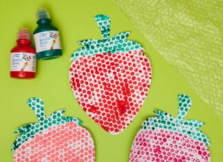 How to make Bubble Wrap Printed Strawberry