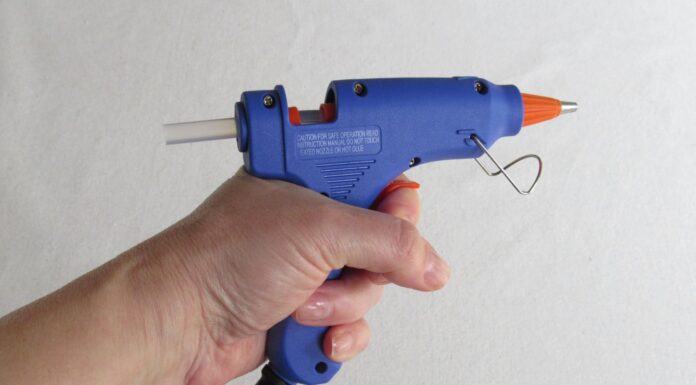 CC Better Hot Glue Gun Review: Best for Beginner Crafters
