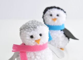 How to Make Pom Pom Penguins These pom pom penguins are so easy to make and they're sooooooooo cute!! This is such a fun winter craft idea for kids! You can easily make your own pom poms just by using your hands! This is such a fun and easy winter DIY project!