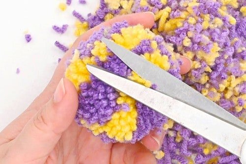 How to Make Pom Poms