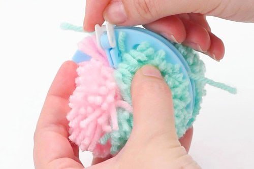 How to Use a Pom Pom Maker