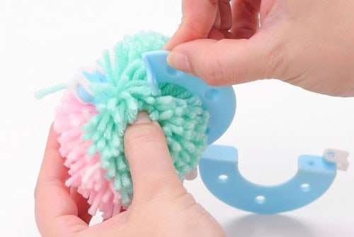 How to Use a Pom Pom Maker