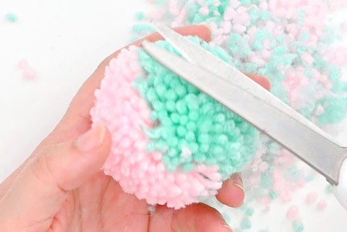 How to Use a Pom Pom Maker