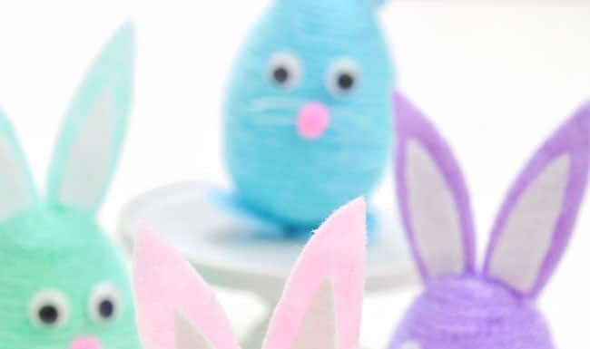 How to Make a Yarn Wrapped Bunny Easter bunny craft made with felt and a yarn wrapped plastic Easter egg