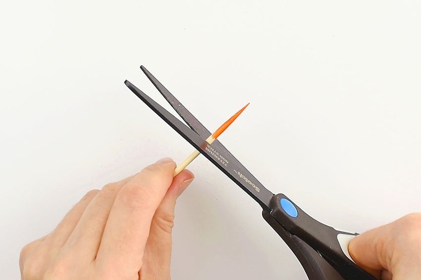 How to Make Pinecone Snowman Ornaments