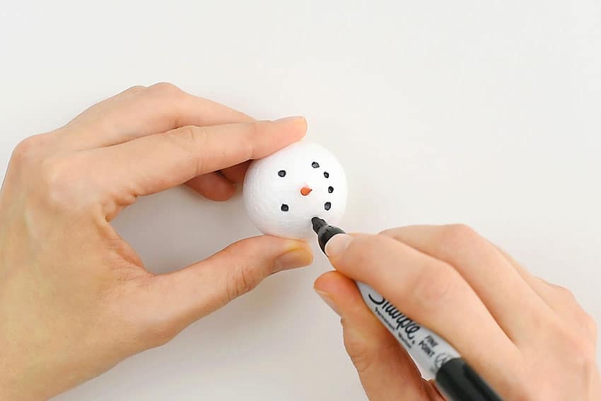 How to Make Pinecone Snowman Ornaments