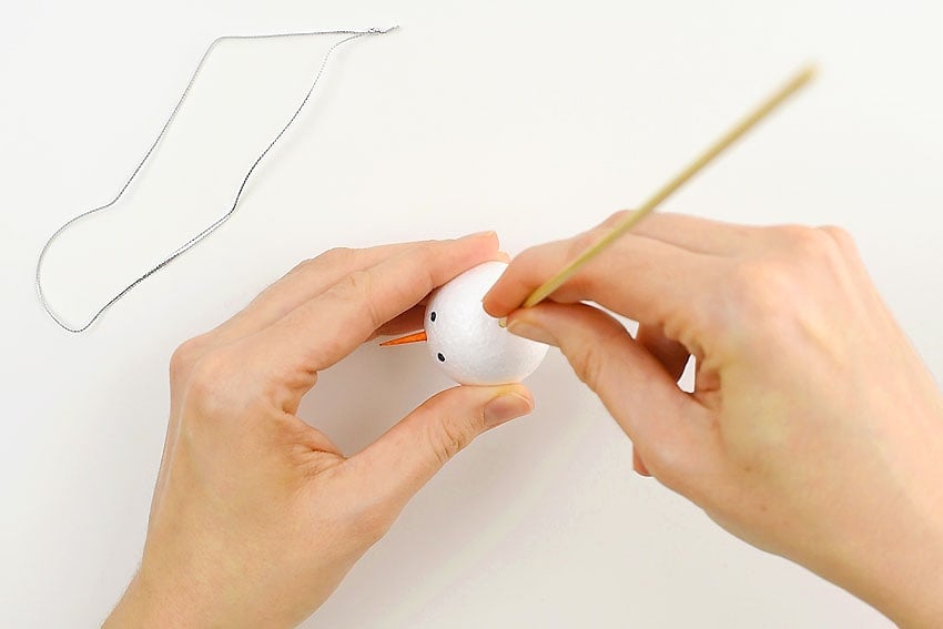 How to Make Pinecone Snowman Ornaments