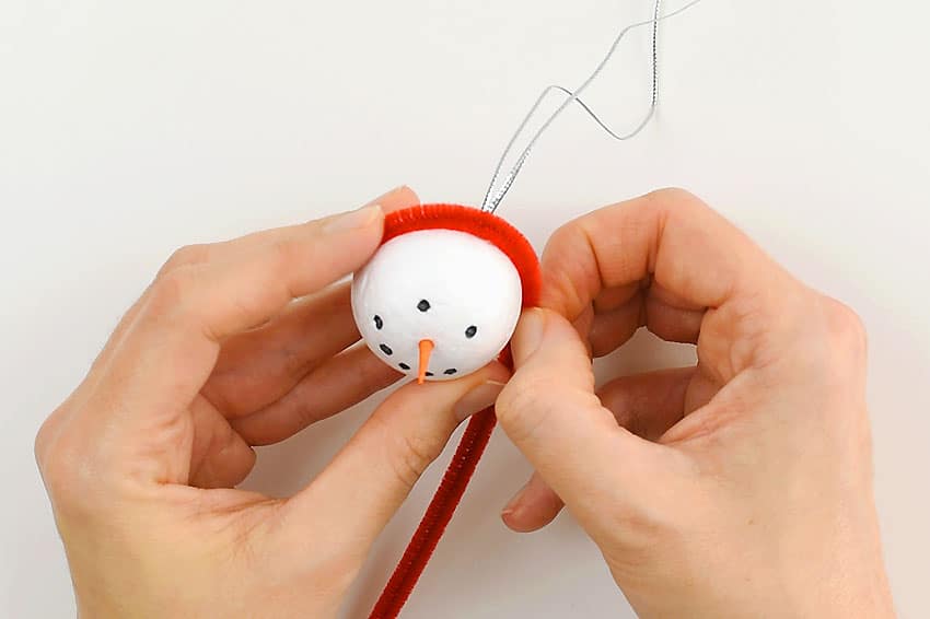 How to Make Pinecone Snowman Ornaments