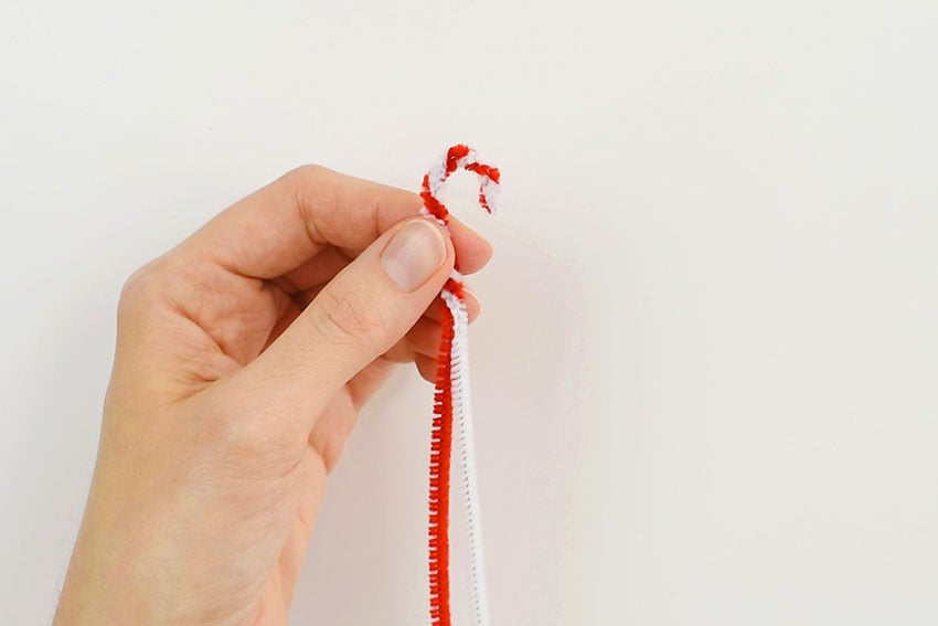 How to Make Pinecone Snowman Ornaments