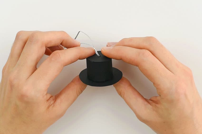 How to Make Pinecone Snowman Ornaments