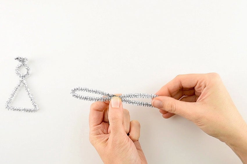 Easy Angel Pipe Cleaner Ornaments