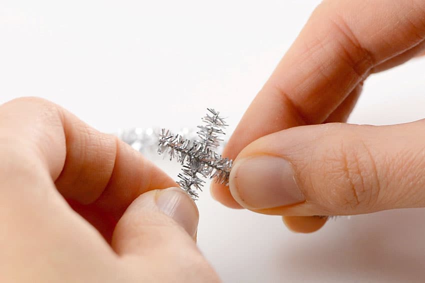 Easy Angel Pipe Cleaner Ornaments