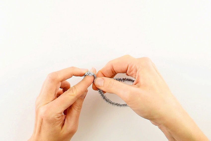 Easy Angel Pipe Cleaner Ornaments