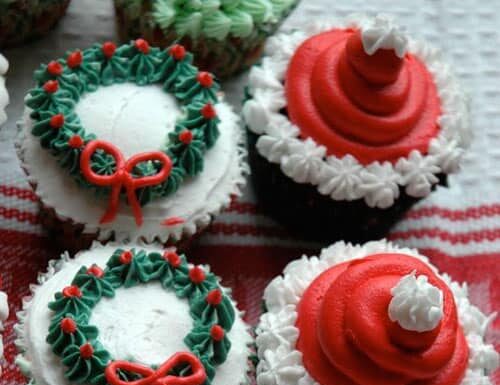 How to Make Chocolate Covered Marshmallow Reindeer â A Cute and Tasty Christmas Treat 30+ Easy Christmas Cupcake Ideas - Chocolate Wreath Cupcakes