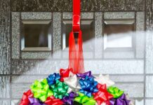 How to make Christmas Bow Wreath DIY Christmas wreath made with gift bows