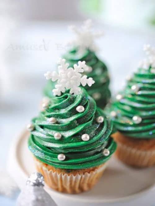 30+ Easy Christmas Cupcake Ideas - Christmas Carrot Cupcakes