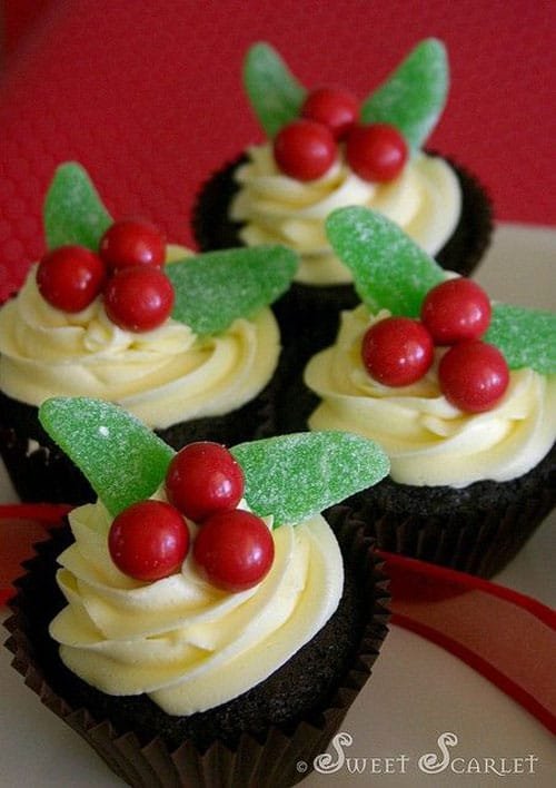 30+ Easy Christmas Cupcake Ideas - Christmas Cupcakes