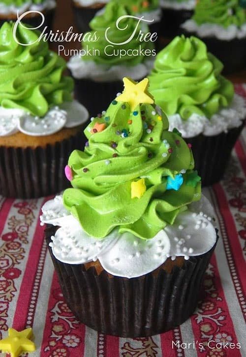 30+ Easy Christmas Cupcake Ideas - Christmas Tree Pumpkin Cake