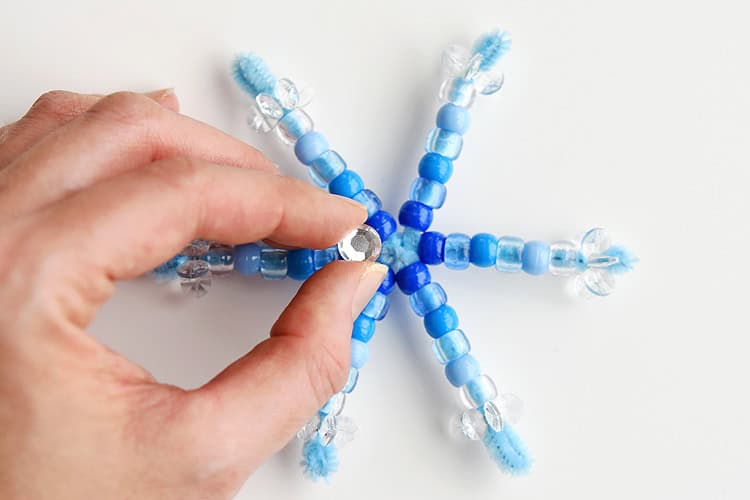 dsc_0798 Beaded Pipe Cleaner Snowflakes