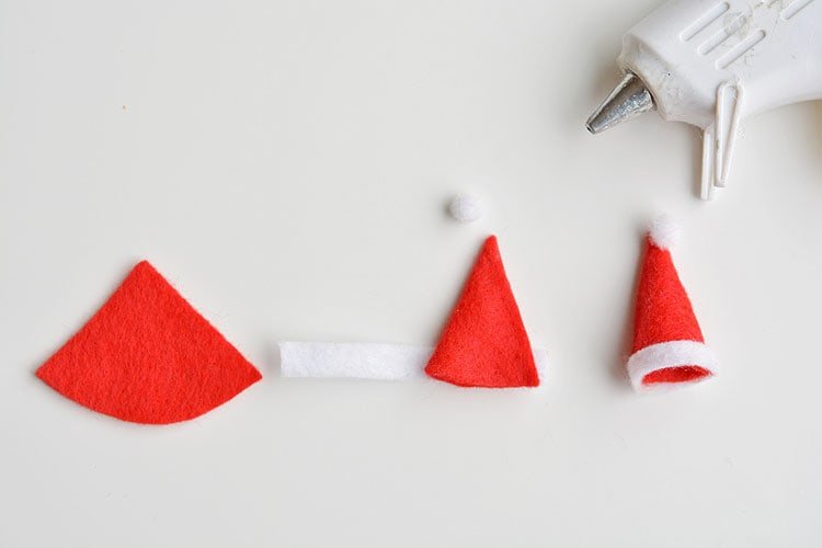 These peanut Christmas ornaments are SO ADORABLE and they're really easy to make! They're such a fun and simple Christmas craft to make with the kids!