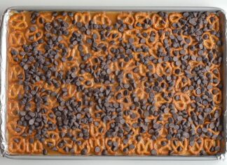 How to Make Chocolate Caramel Pretzel Bars Chocolate Caramel Pretzel Bars