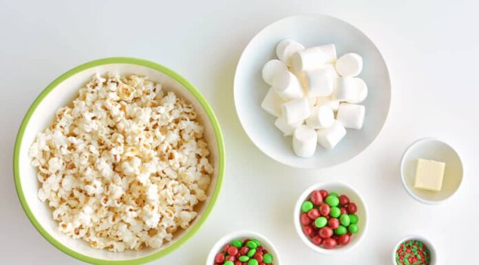 How to Make Christmas Popcorn Christmas Popcorn: A Marshmallow Popcorn Recipe