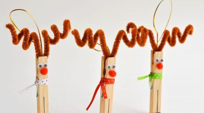 How to make Clothespin Reindeer Ornaments Clothespin reindeer Christmas ornaments