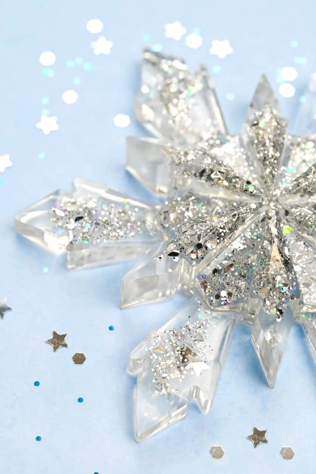 how-to-make-resin-snowflakes How to Make Resin Snowflakes