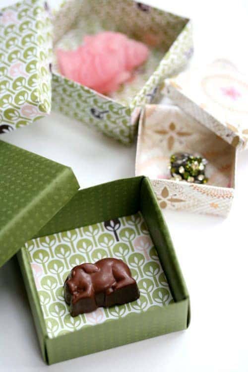 19 Christmas Wrapping Paper Crafts - Origami Paper Boxes