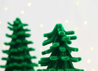 How to Make a Pipe Cleaner Christmas Tree Easy pipe cleaner Christmas tree craft