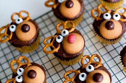 30+ Easy Christmas Cupcake Ideas - Reindeer Cupcakes