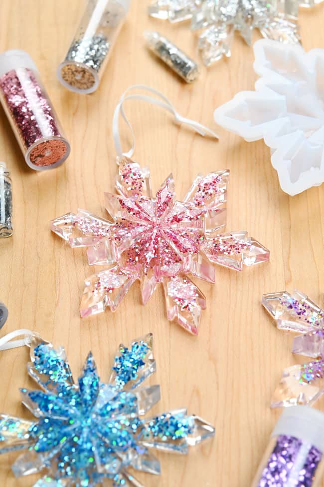 snowflake-resin Snowflake Resin